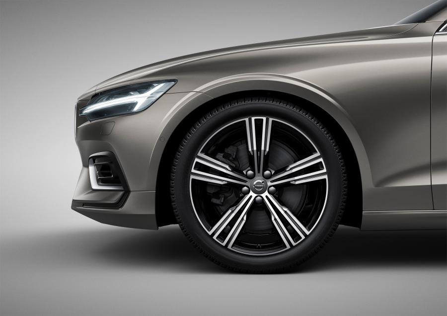 Колеса Volvo V60 T6 Inscription 2018 года  (WW) (фото 15 из 53)